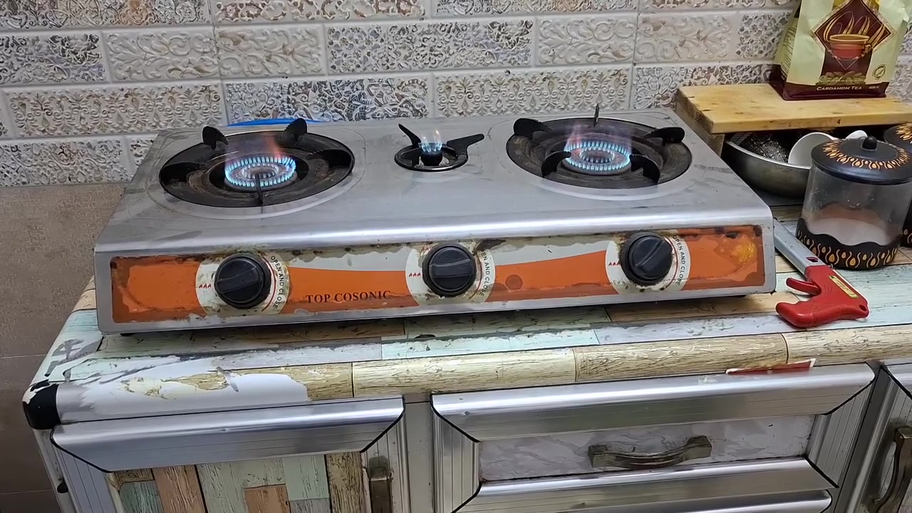 طباخ ٣عيون للبيع سعر(٢٥ )الف
مكان الخطيب الزراعي ***********
