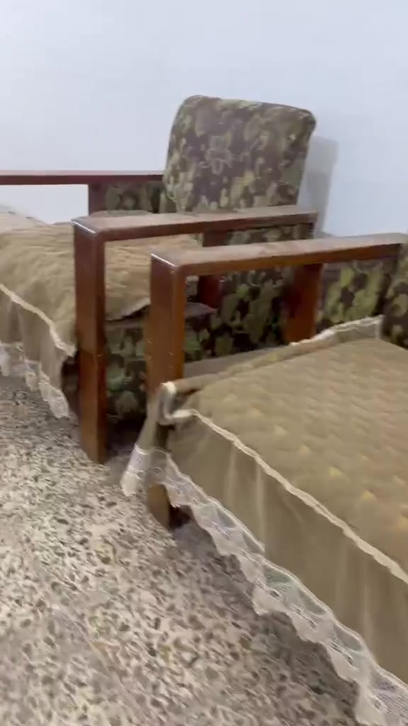 مستعمل • نضيف • طقم ٤ كراسي ٢ قنفات