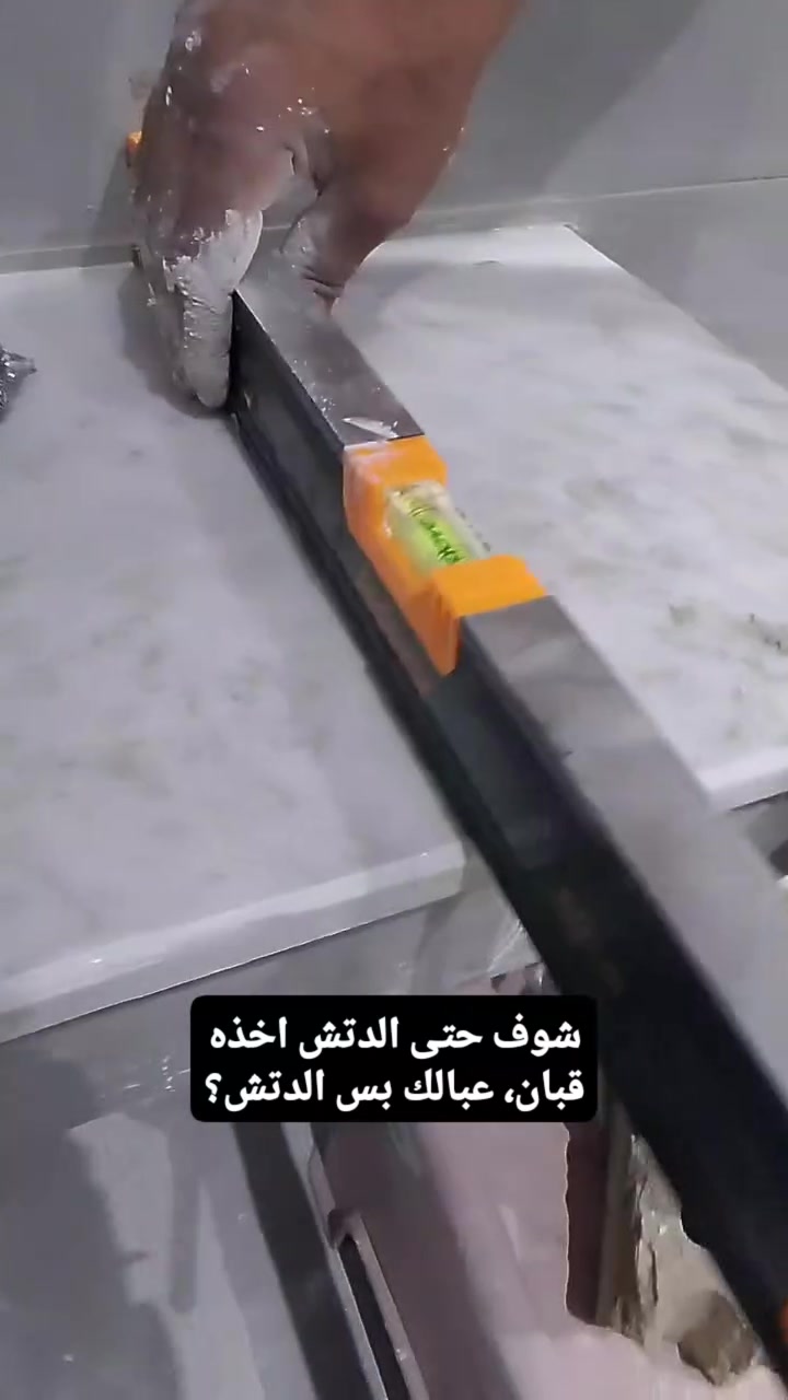 تتذكرون الحمام من جان بلوك؟ كَلتولي مستحيل يصير حلو!
شوفو هسه.. قبان حتى النفس مالته.
من تأسيس ماي ومجاري وصب وعازل لحد السقف الديكور
2 في 2 بس طلع فندق 5 نجوم.

اذا مو هيچي الشغل.. فلوسك مرجوعة.

