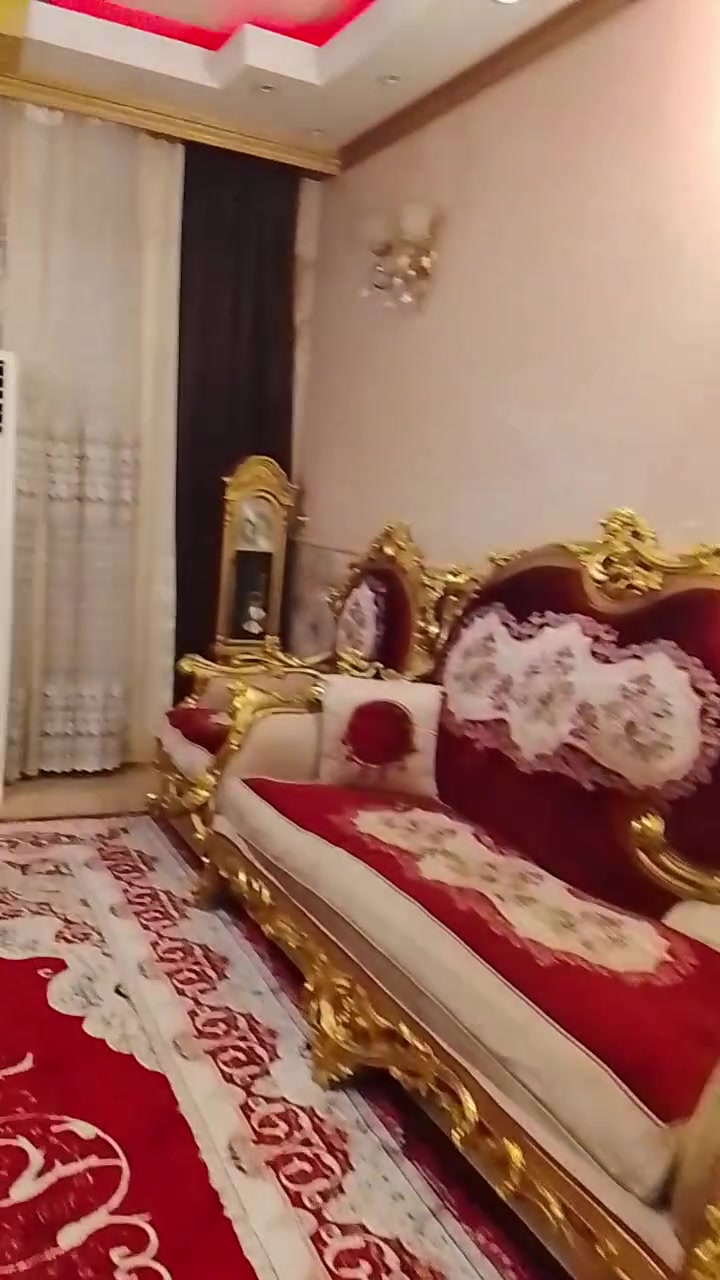 تخم ملكي للبيع سعره مليون وونص وبي مجال لاستفسار ***********
