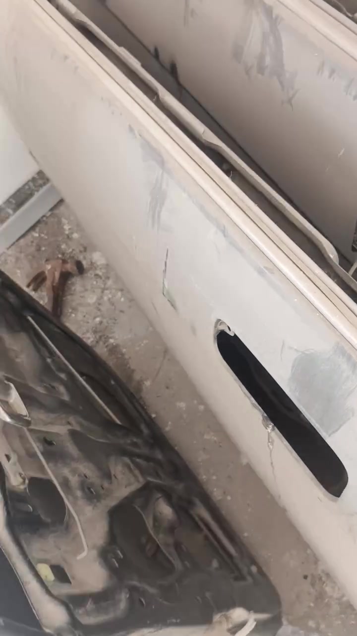 تخم بيبان مع قفاله حاويه ارنب ستيشن كصيف  لون اسود ***********
