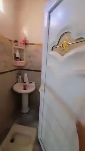 بيت للبيع في جسر ديالى جديد الكرغوليه
البيت طابقين 3غرف نوم بيت بناء جديد زراعي سند 25 بيت ركن على شارعين ماء كهرباء السعر 58 بي مجال قليل
للاستفسار
(((( ***********))))

نص مكتوب في الصور:
- للبيع
