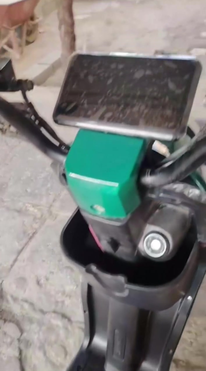 سلام عليكم دراجه شحن للبيع مديل 25 بدون بطاريات السعر 275 وبيها مجال المكان البصره للإتصال ***********

