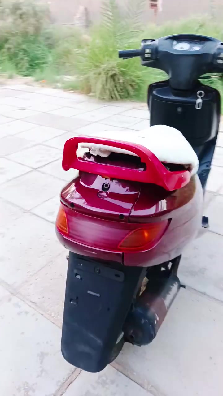 دراجه فراشه نثيه لل بيع  كلج أمابي و خلفي جديد و تاير خلفي و أمامي جديد دبل وره جديد ول كدام لاطش كفرات  جديد دراجه بيه صوت بوربريمات من أكسل سعر 200قفل رقمي ***********
