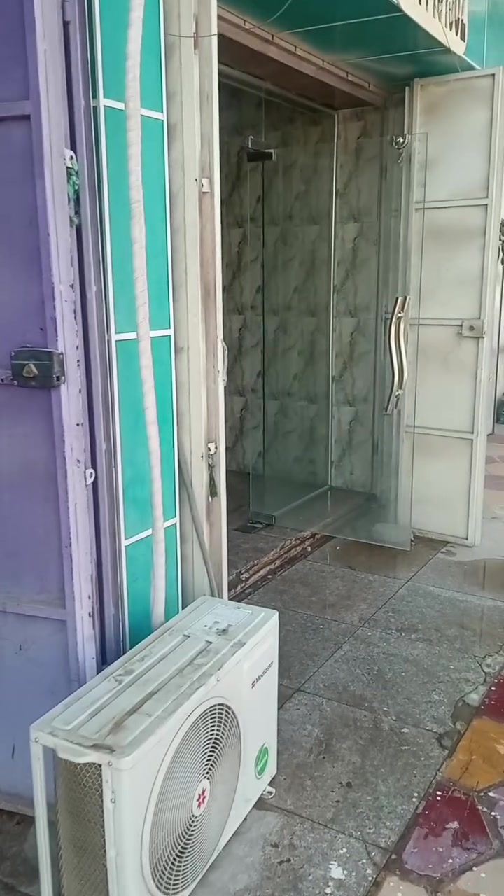 محلين للايجار واجهت كل محل العرض (3) متروالنزال( 7)متر مفتوحات على بعضهن يصبح العرض للمحلين( 6)متر والنزال (7)مترالمساحه(42)متر الموقع شارع (60)قرب مجسر الثوره والمحلات جاهزه من جميع النواحي كهرباء خط مولده وماء والجدران سيراميك الارضيه كرانيت بيه صحيات مع مغسله سقوف ثانويه جام خانه  على طول المحلين  للاستفسار الاتصال بالرقم ***********
*********** وايضا مراسلة الصفحه
محلين للايجار واجهت كل محل العرض (3) متروالنزال( 7)متر مفتوحات على بعضهن يصبح العرض للمحلين( 6)متر والنزال (7)مترالمساحه(42)متر الموقع شارع (60)قرب مجسر الثوره والمحلات جاهزه من جميع النواحي كهرباء خط مولده وماء والجدران سيراميك الارضيه كرانيت بيه صحيات مع مغسله سقوف ثانويه جام خانه  على طول المحلين  للاستفسار الاتصال بالرقم ***********
