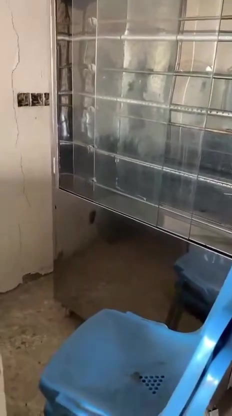 مطعم كامل للبيع بغداد العبيدي ضرورة البيع للغراض مستعمل 2 شهر
مطلوب 9 ملايين

جدر كنتاكي
فرن بيتزا
شواية كص
شواية دجاج
حماية تمن ومرق
حماية منضدية
كريل برغر
عجانة 
هود قياس 3 متر
ميز ستيل عدد 5
كاشبر مع نظام سبيدو
طاولات وكراسي عدد 4
عارضة مقبلات
سنك مفرد
مجمدة 1.5 متر
براد  محضرة سناك  1.5 متر
حمابة تمن مفرد منضدية
خلاط حمص
مثرامة لحم قباس 22
ستاند ستيل جلي 1.8 متر
خلاط فواكه
طباخ تركي 
جدر طبخ عدد3
ستاند جلي 1.5 متر
نواعم من سكاكين وبلانكات مختلف القياسات مع كل شي بخص الاصناف
التواصل 
واتساب ***********
اتصال ***********
