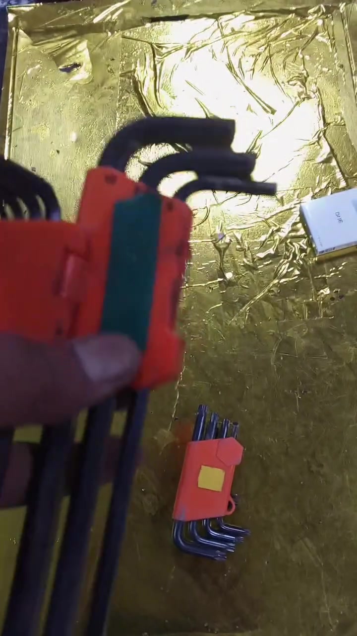 ***********
