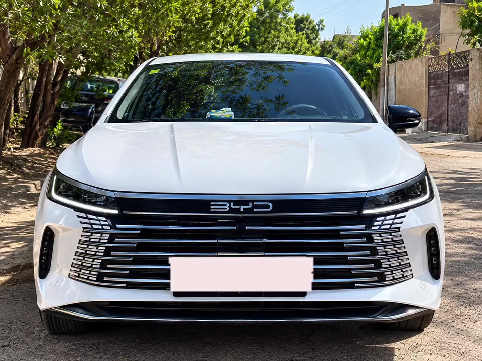 🚘 للبيع بيوادي دستروير 2025 — فتحة + فول
✨ الموديل: 2025
🎨 اللون: أبيض
📍 الممشى: 2,700 كم فقط
🪪 الرقم: بغداد، باسم المالك
🔥 المواصفات: فتحة سقف + فول أوبشن
✅ السيارة شبه جديدة ونظيفة جدًا
✅ استخدام خفيف جدًا
✅ جاهزة للفحص من أي مكان

💰 السعر: 21,800,000 مليون
💵 بيها مجال للجادين فقط

📞 للاستفسار: ***********

البيع للجادين،

