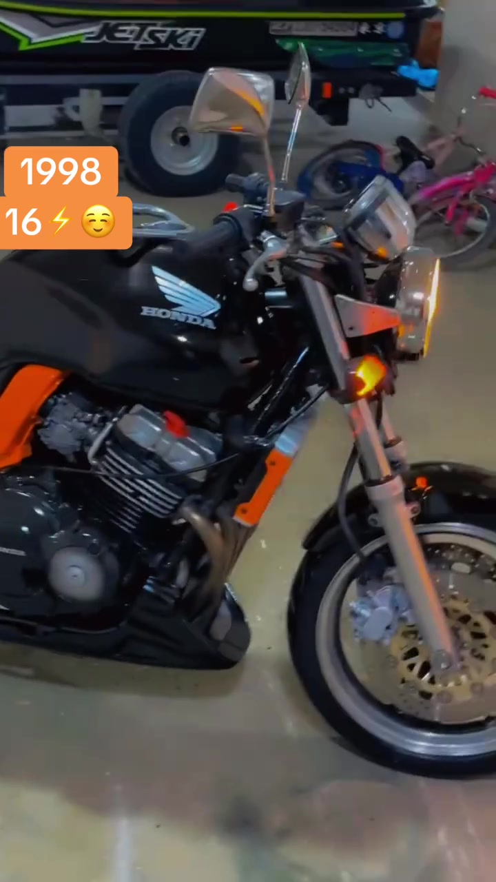 سلاو لە هەموو برایانم
CB400 1998📦
مەکینە کەپس ١٦ وەلف لۆک لۆک کامل جوانکاری دینارێ بۆ مەسروف مەگەرێ تایەو رۆنی هەموی تازەیە گێروو مەکینەو هەموو شتێکی بەشەرت شوێن کەلار // نرخ// 13 وەرەقە و مەجال
***********
