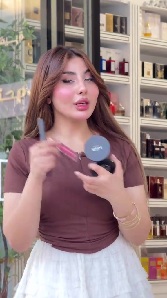 ⁨	بلشرر حمرا من mia بقوام سائل ثابت ويجنن سهل الدمج جداا ❤️ ارقام الواتساب للحجز المباشر: ***********📞 ***********📞 ***********📞  ***********📞 رقم الدعم والشكاوي  ***********📞 الفرع الاول (كوزمتك هدى يوسف) بغداد - بغداد الجديدة - مول الجواهر - السرداب الفرع الثاني ( كوزمتك هدى يوسف ) زيونة شارع الربيعي عمارة الارجوان الطابق الاول  الفرع الثالث( كوزمتك هدى يوسف ) المنصور  شارع الرواد  مقابل مول خليفة⁩
