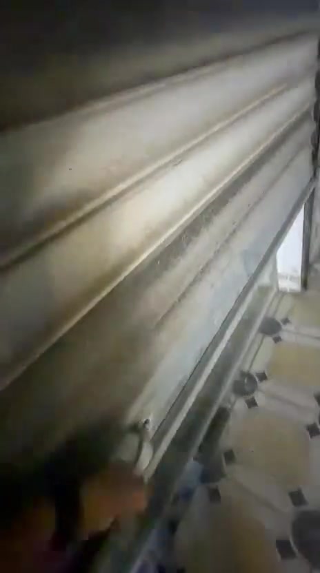السلام عليكم كبنك نضيف جدا للبيع المكان بغداد 
العدد 2 كبنكات
العرض 3 الطول 3اونص تقريبا 
اريد الواحد 150 الف اخو الجديد التواصل 
*********** وتساب
‏‪***********‬‏ اتصال
