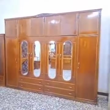 غرفه اخشاب  تسكام 5 ملم صاج خارج والداخل شغل درجه اولى شغل  الغرفه كلش ثكيله وخشب قوي واخت الجديدة ونظيفه كولش اي كسر و ضرر ما بيها  
نسبة نظافته 95 /  100
القاعد بلوك سقف بلوك الظهر جرجوبه 
 الغرفه ولا غلطه بيها و بالعافيه على لي ياخذها  
وتساب/  ***********
 العنوان بغداد  البلديات و اكو  توصيل هم موجود

