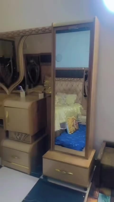 سلام عليكم غرفه نوم للبيع تركي  اخت الجديده 11قطعه سعر 1،500 الف  وبيهه مجال حك جيه مكاني كربلاء حي عامل   ***********
