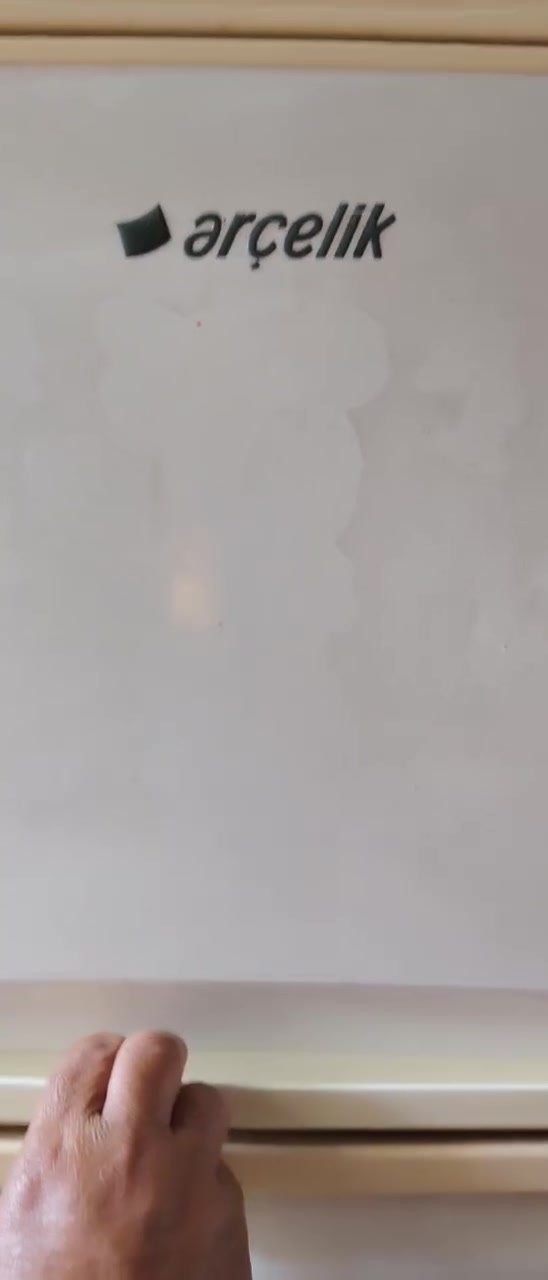 السلام عليكم ثلاجه للبيع نوع ارجلك على وضعية الشركة السعر 175..
***********___***********
