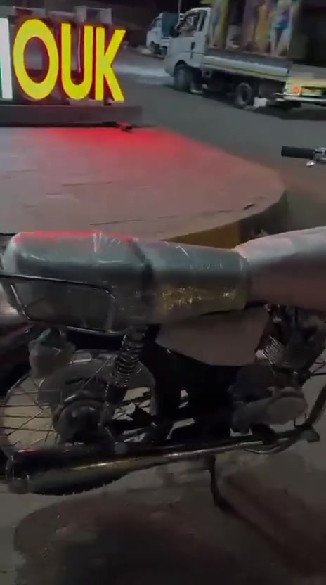 السلام عليكم نامه للبيع موديل 25باب اول
الدراجه ماناقصها شي  كهربائيات محرك ناعم وشلعه تخبل 
موقع بعقوبه الرحمه 
للتواصل ***********
ملاحظه السماعه مو ويا الدراجه 
سعر ب575وبيها مجال للشراي
عادي اروسها بايفون 14مبدل بي قطعه بس اخذ فرق
