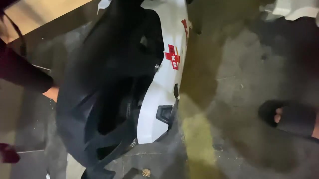 دراجه شحن مزود فولل سرعه ١٠٠ حقيقي اسمعو الفيديو سعرها ٩٥٠ الف قفل التزويد كلفني ٣٥٠ بلوتوث ٣ سرع بي بك ليوره اسمه الوحش الكبير دبل خلفي كبير جبلي واتساب فقط ***********
