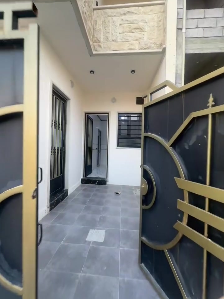 بيت للإيجار في مزارع زيونه المقابيل المرور 
طابقين بناء حديث 
ايجارو ٣٠٠
الاستفسار الاتصال على الارقام 
***********
***********
