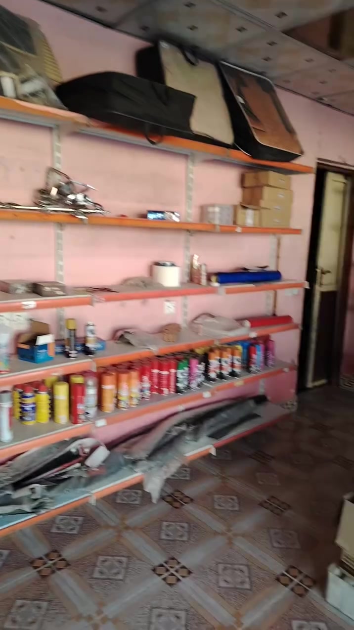 سلام عليكم كمليات سيارة شلع للبيع تفليش محل للاتصال بصاحب محل ***********
