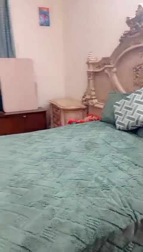 سلام عليكم غرفه مصريه ملكيه تفصال تكمه ثكيله حليل وغرفه مستخدمه سنه وحده والله فصلته مليونين ونص وهسه اريد ابيعه عارضه ٩٥٠ وبيه مجال لشراي عنوانه ديالئ خان بني سعد رقم الهاتف ***********
