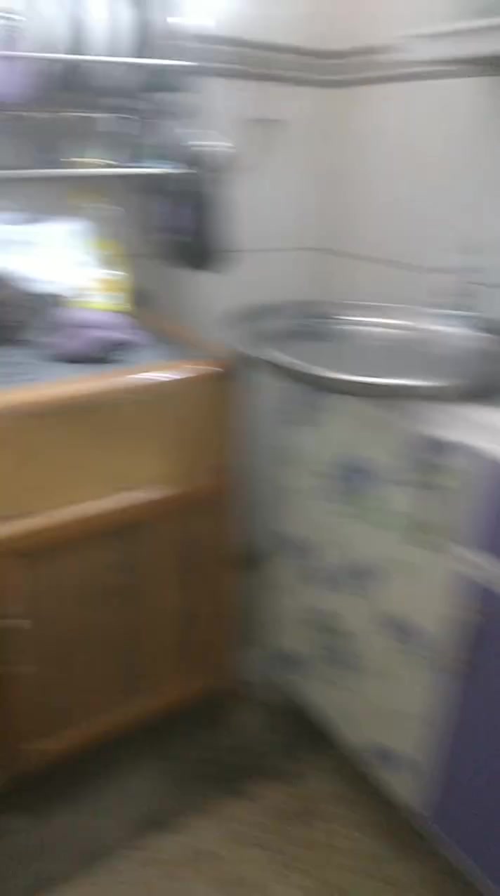 السلام عليكم  غراض بيت  للبيع  مستعجله عل بيعتهم  كلمن وسعره  ***********
