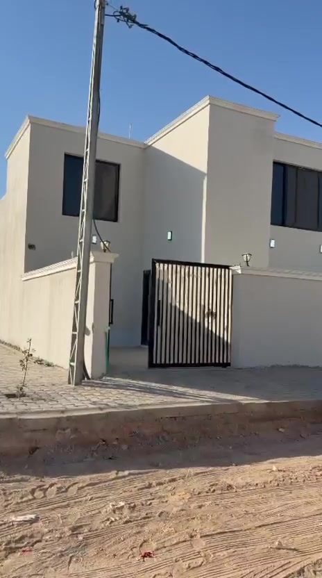 � للبيع – فرصة مميزة في النجف الأشرف
دار سكني للبيع في مجمع أبو تراب السكني
📐 المساحة: 200 م²
📍 الموقع: ركن
📄 سند: حر – تحويل مباشر
💰 البيع: نقداً او اقساط 

✨ موقع مميز وفرصة مناسبة للسكن أو الاستثمار.
للاستفسار اكثر  الاتصال على الرقم او واتس ***********
