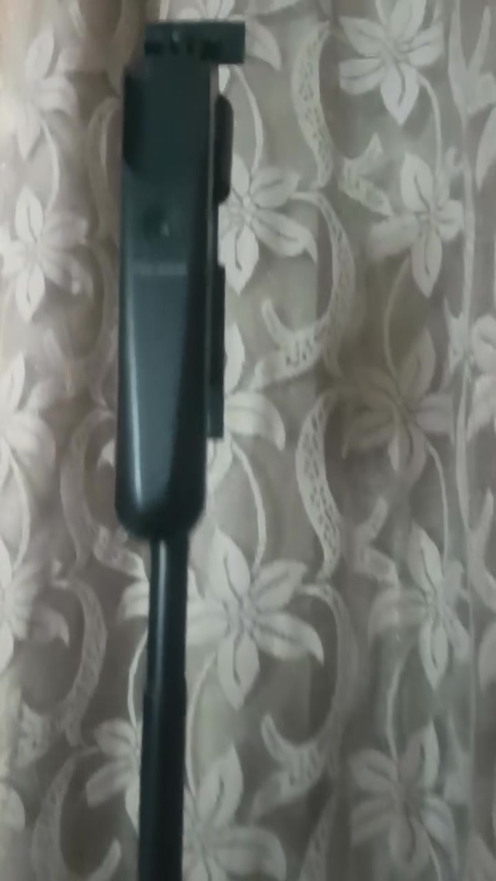 سلام عليكم 
للبيع للبيع
 ستاند تتبيع ذكي من شركه تيلسين ارقه واحدث ستاند للتصوير وللصناع محتوى 
وياه شاحنه وياه ريمونت تحكم بل بعد للتصوير وللفيديو 
طول ستاند 1:80
استعماله فقط مرتين تصوير 
سعر :40 الف 
مكان بغداد مدينة الصدر 
***********

