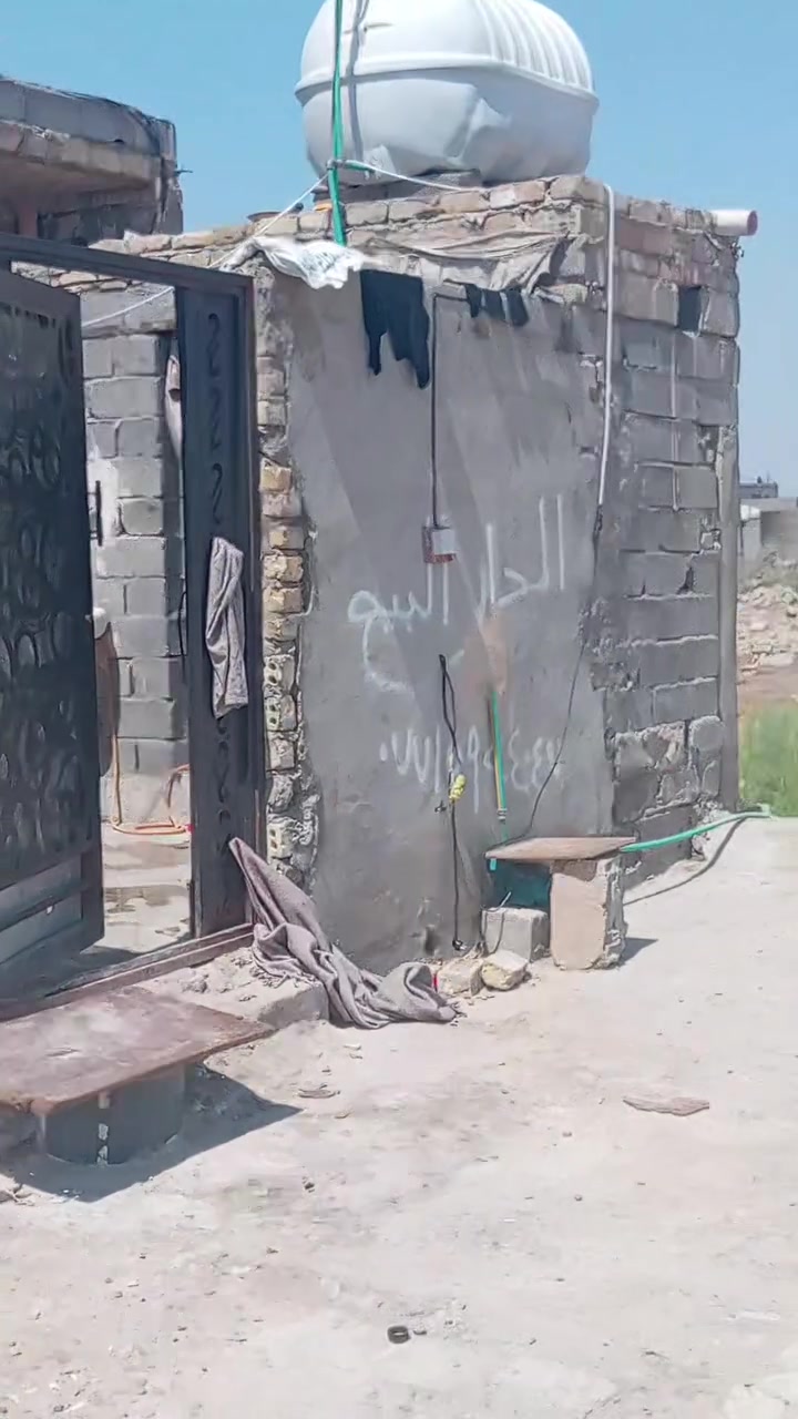 سلام عليكم بيت البيع مساحه 100م غرفه نوم وصاله واستقبال مكان خضراء الدسيم نهايت الطاقه خلف مشتملات المياحي سعر ١٧ مليون. ***********
