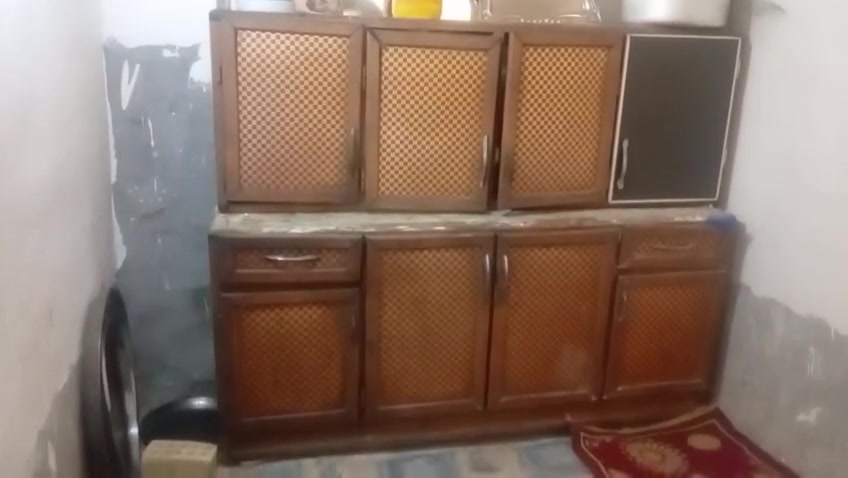 السلام عليكم موصا بالنشر 
رقم صاحب الغراض ***********‬‏
طباخ شغال ناره ضعيفة يرادله تنضيف 
كاونتر مع سنك 
بوفية 
تريدهن شلع تريد كلمن وحده عادي 
المكان كربلاء شارع الحافظ
