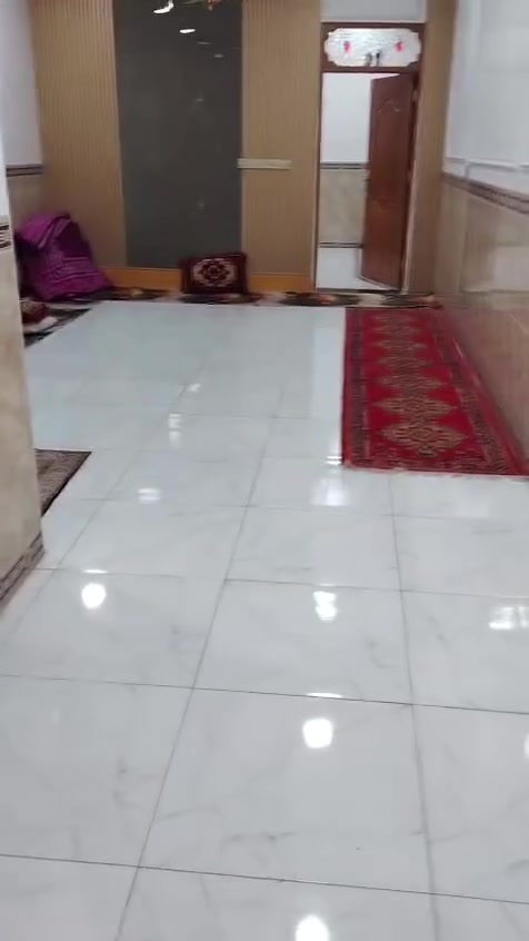السلام عليكم بيت للبيع بشارع السبيس قرب فلكة المعمل مساحة البيت 200 متر صب فوك وجوى غرفه وصاله ومطبخ حمامات خارجيه استقبال 10+4 ومغاسل خارجی یعنی الستقبال بوحده معزول عن البیت تفاصيل اكثر اتصل ***********
