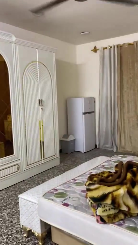 غرفه صاج درجه اولى نظيفه كلش استخدام قليل ماخذيها بمليونين نظيفه مابيها اي ضرر الاستفسار على هذا الرقم 
*********** العنوان بغداد
