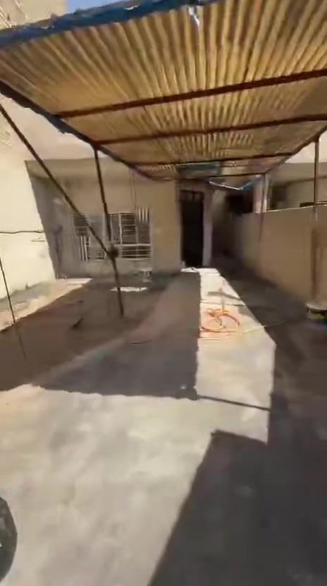 دار للايجار 
بغداد الدوره حي المعلمين قرب سريع الدوره وبلاط الشهداء 
مساحه 200 متر 
مدخلين . صاله .مطبخ . صحيات 2 . غرفتين نوم 
طابق ثاني غرفتين نوم . واحده سويت 

السعر 850
للاستفسار مراجعه مكتب الجوهره للعقار بغداد الدوره حي المعلمين قرب السقيفه ***********

