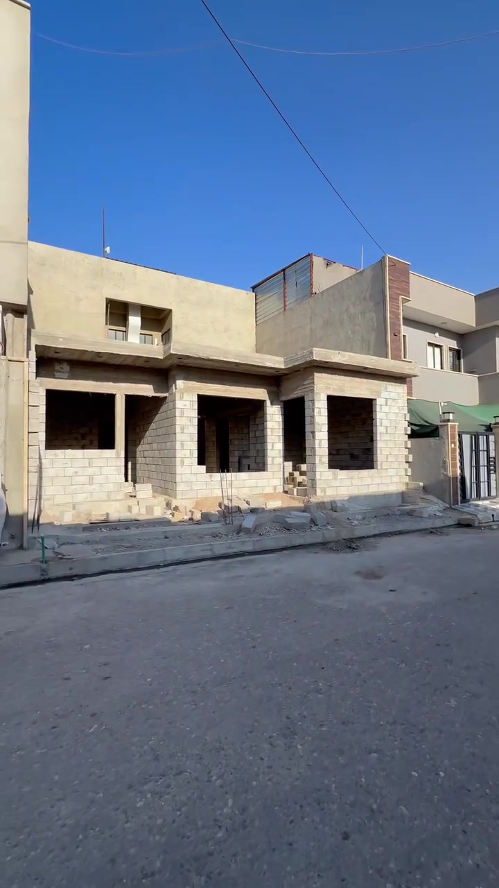 هيكل سكني للبيع 
موقع مميز جدأ جدأ 
مساحة 100 متر مربع طابق واحد 

الموقع حي السماح الائساتذة بمدينة الموصل 
ثالث بيت عن السايدين 
سند طابو ملك صرف 
***********
***********
مكتب واتار للعقار سايدين حي السماح الاركان مقابل مرطبات دبي وقرب صيدلية المشاعل 
نستقبل جميع العروض التجاري والسكني
