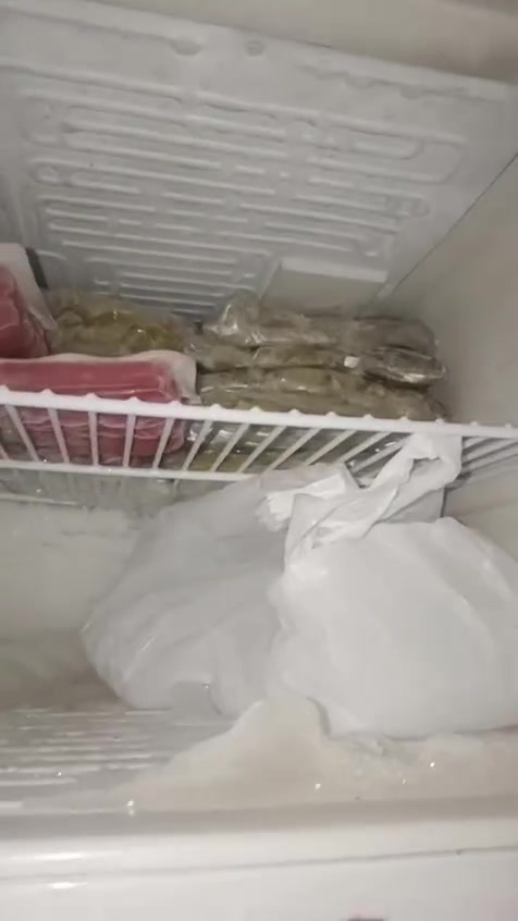 ثلاجة سعر 350 نضيفة
جهاز بطن 75
عربانه طفل 40
جهاز بخار وجه 40

الأغراض بالبنوك بيهن مجال ***********َ
