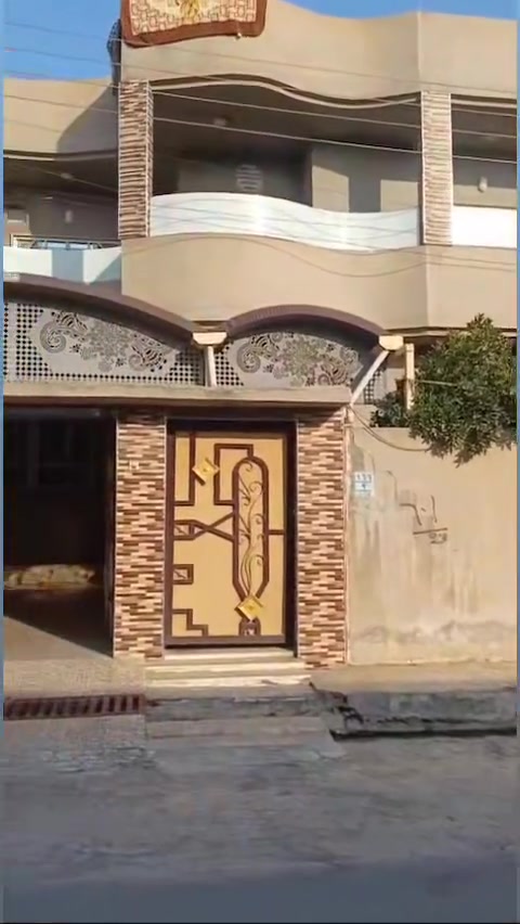 دار مساحه 249متر طابقين طابق لاول غرفتين نوم مطبخ إستقبال هول طابق ثاني 4غرف نوم صيحات مطبخ العنوان يارمجه الشماليه قريب على حولي مزارع

للاستفسار والطلب اتصل على الارقام التالية 

***********
***********
