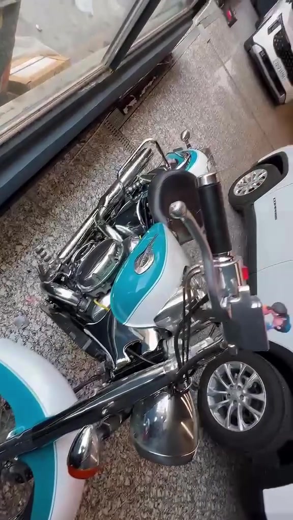 السلام عليكم احبتي. مشتاقين،❤️‍🔥
.Honda Shadow 400cc
من نوادر بل جداده 
انتيكه احبتي 🧿💫. 

 قطعه فول كشر. ونظافه وقطعها كلهن بلاد  💯
.مغلفه نانو🫠.
. وافضل انواع التغليف. تغليفها فقط ب 300$ انسه زلغ او شخط يصير بدراجه .🔥.ضمان التغليف 5 سنوات
بمركز الدرع البجزائر اذا تحبون. تتاكدون ازودكم برقم المركز. 🫠. فقط عقد بيع وشراء. نقل متوفر فقط البغداد. 
مكانهه يمي بل بصرة. 👑
الهاتف.***********
الهاتف.***********. اخوكم سيد مهدي 
.
 وسعرها هل مره شوي غالي ولله. بس بنسبه للدراجه. رخيص. سعرها. ٢٣. وعرف غالي . بس مكلفه الدراجه وجديده. جدا. ♥️

