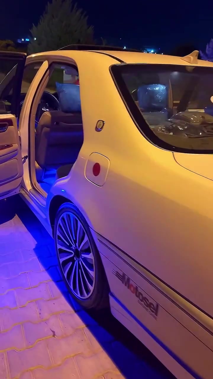 سڵاو هاوڕێیان ئەم مەلیکەمان هەیە بۆ فرۆشتن d4 بچوکە سەیارەکە بەس ماشەڵای ئەوێوێ تازە سێرڤز کراوە دیلکۆو شتی نییە مۆدێل ٢٠٠٣ یە ٢ دووگمەیە سەرو بن نەجەفە داژبوڵ تەقەڵ نییە ئاوێنە کارەبا ئاوێنە هیتەر ٤ کوشن کارەبا سەیارەکە سپۆڕت کراوە تایەی تازەیە ڕۆنی تازە گۆڕاوە سەیارەکە هی مەعرەز نییە هیماڵە کامل مەسروف کراوە بێنوقسانی سعری ٣٩ گەڵا بڕاوەیە تەبرید ساردوو گەرم بەشەرت  ئەگەر مشتەرینیت سەرمان مەیەشێنە رقم ***********. سەیارەکە کۆدی بۆ کراوە بارکۆدی بۆ وەر گیراوە

