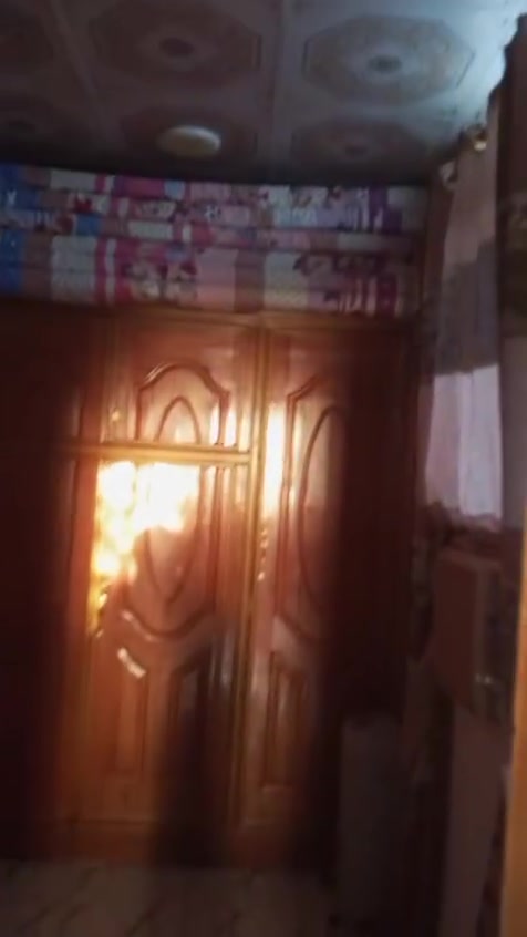 دار للبيع طابق ونص  طابو صرف

الموقع:كربلاء/الحسينية /العطيشي 
المساحة :١٥٠متر

مكونات الطابق الاول :طارمة مع ممر وتواليت خارجية واستقبال وصالتين وحمام ومطبخ 

مكونات الطابق الثاني :غرفة وصالة صغيرة وحمامات كاملة

السعر  : ١٠٠ وبيه مجال بسيط 

الرقم :***********
