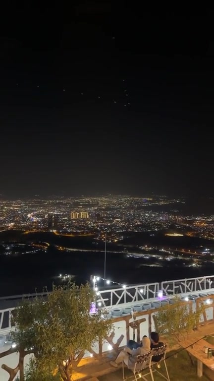 #شركة_طريق_العالم
أجواء تستاهل السفر ❤️🏔️

هاي الأجواء الجميلة راح تعيشها فقط ويانا 😍
والأجمل من هذا كله… بدون أي أجور إضافية ولا تكاليف مخفية.

دائماً ننصح عوائلنا الراقية 🌹
قبل لا تحجزون، اسألوا عن التفاصيل كاملة، واختاروا الشركة اللي تكون واضحة وياكم من البداية وما تفاجئكم بمبالغ إضافية بعد الحجز.

✨ شركة طريق العالم للسفر والسياحة
نحافظ على راحتكم وفلوسكم، وسعرنا واضح من البداية للنهاية.

لا أجور إضافية… لا مفاجآت… فقط سفرة مرتبة وراحة تليق بعوائلنا ❤️🚌
