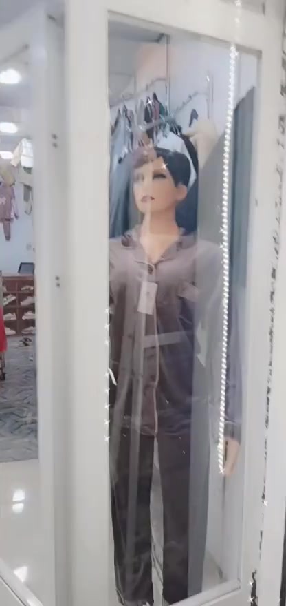 سلام عليكم محل ملابس رجالي نسائي ولادي  البيع بربيل كامل بي اكثر من الفين وخمسميه قطعه كامل ملكانات ورفوف ومكتب كامل وبسعر مناسب جدن 
اثير ***********بي واتساب 
اسيه ***********
الفاصيل خاص 
معه النقل
