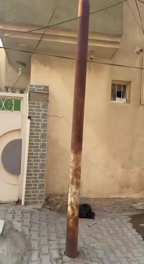 بيت للبيع ١٠٠ م 
بحي الجمعية شارع ٢٠ مقابل شقق السلام اول فرع ع اليسار
الفرع الاول بظهر الشارع العام بس من تدخل الفرع البيت على اليمن ٨ بيت ١٠٠ متر  سعره ١٨٠وبيه مجال
