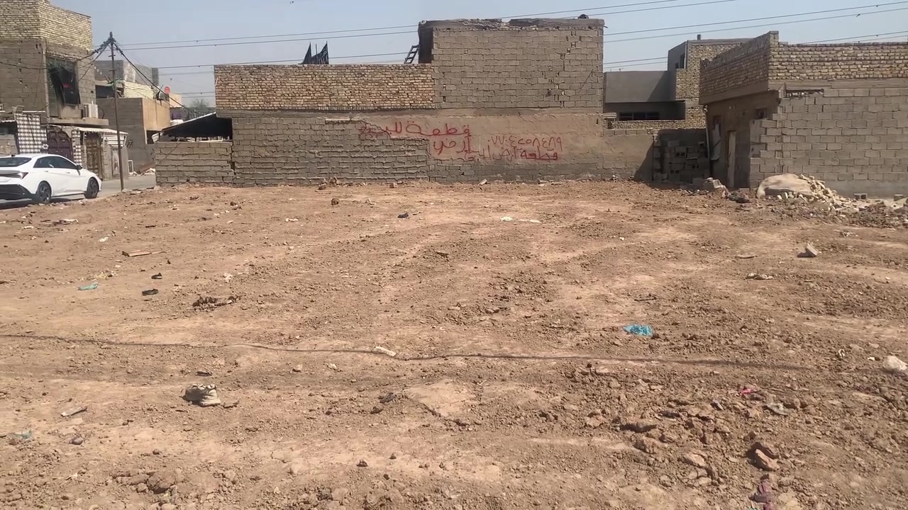 قطعة أرض اللبيع سند 25 سبع قصور شارع الحولي قريب على شارع حزب دعوه  ماء كهرباء مجاري 
مساحة أرض 325متر      وجهه 13ونصونزال 24
تلفون ***********
