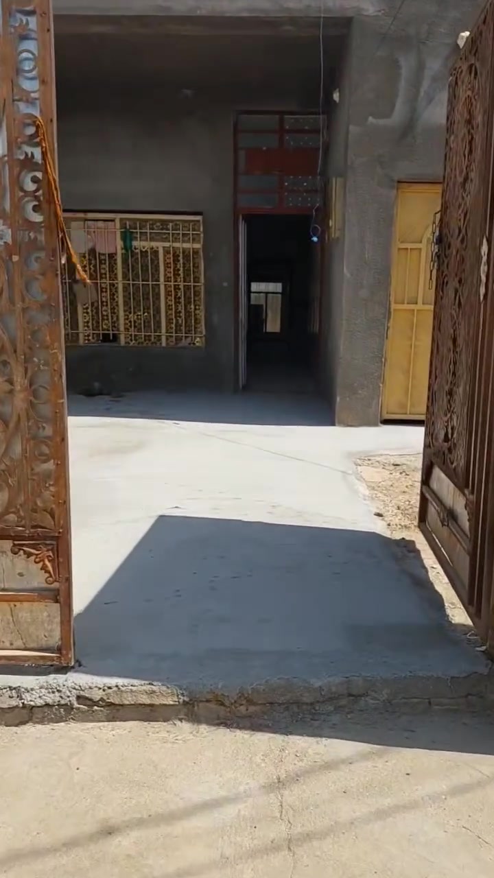 بيت زراعي للبيع مساحه 200م بناء جديد العنوان صوب بني رجاب قرب المدرسه العروبيه للاستفسار الاتصال على صاحب العقار مكلف بالنشر ***********
