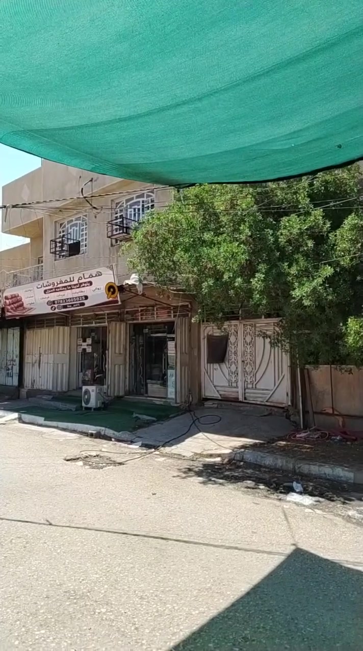 بيت في كربلاء المقدسة
حي العباس _الفرع الثالث
يبعد عن مقام الحسين (ع)7دقائق بالسيارة
مسافة 1 كيلو عن مقام الحسين (ع)

حي العباس قرب النادي الرياضي ومدرسة سمية

المساحة 215متر مربع

الواجهه 11متر

بيت مقسم ارضي غرفتين وصالة +الملحقات

الطابق الثاني شقتين معزولة

كل شقة غرفتين وصاله +ملحقاتها 

+ 3. محلات تجارية

للاتصال ***********
