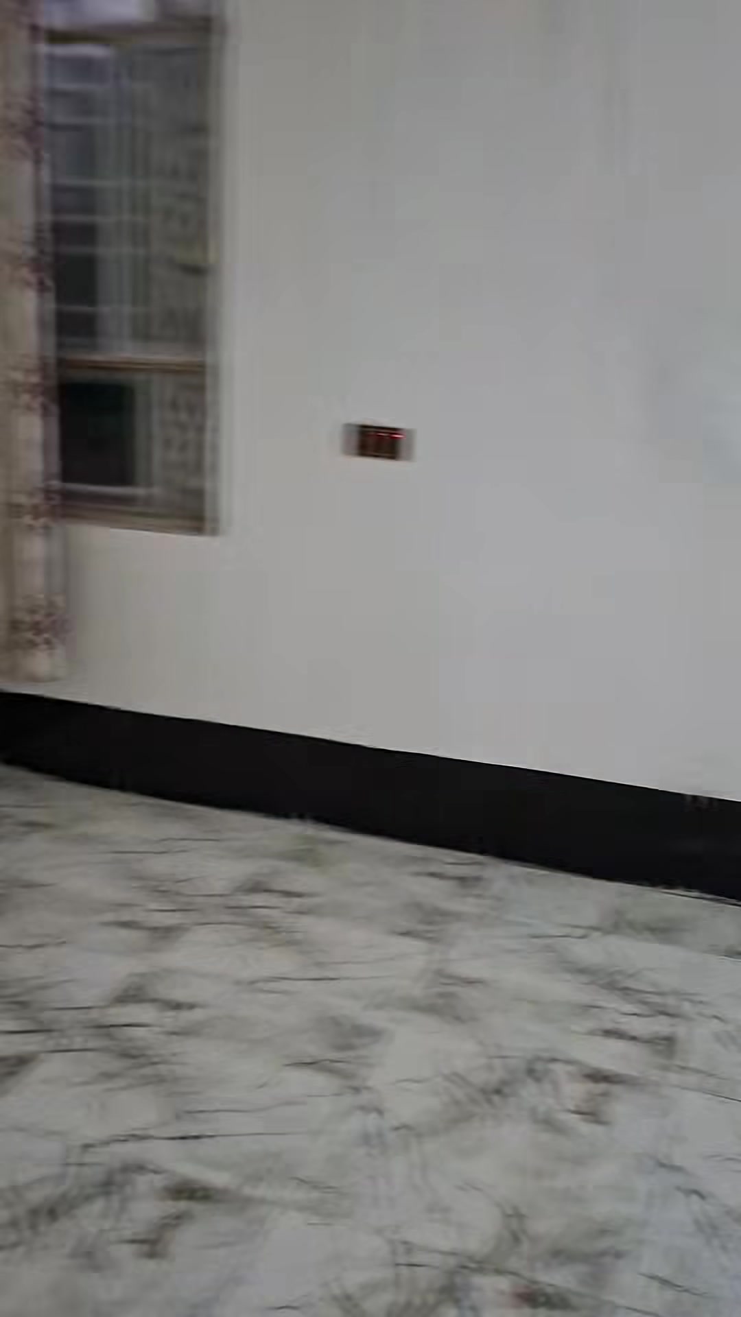 الله بالخير عظم الله اجوركم بيت مساحه ١١٠ غرفتين نوم ستقبال صاله مطبخ ارضيه بورسلين بوب الحديد تفصال تعال وشوف بعينك بيت مرتب طابو ملك صرف بحي الرسول قرب المولده للمعلومات اكثر راسلني خاص او اتصل ع #***********
