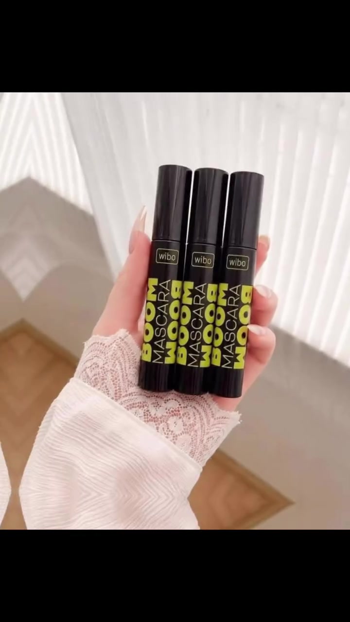 WIBO BOOM MASCARA 🖤💛

ماسكارا تمنح رموشك كثافة وإطلالة أوضح ✨
بفرشاة دقيقة تساعد على الوصول لكل رمش وتوزيع الماسكارا بشكل مرتب.

✨ تكثيف وإبراز الرموش
✨ تساعد على تطويل مظهر الرموش
✨ فرشاة دقيقة وسهلة الاستخدام
✨ لون أسود غني لإطلالة جذابة
✨ مناسبة للاستخدام اليومي والمناسبات

📍 متوفرة لدى كوزمتك مروان
بغداد – الغزالية – سوق المائدة �
