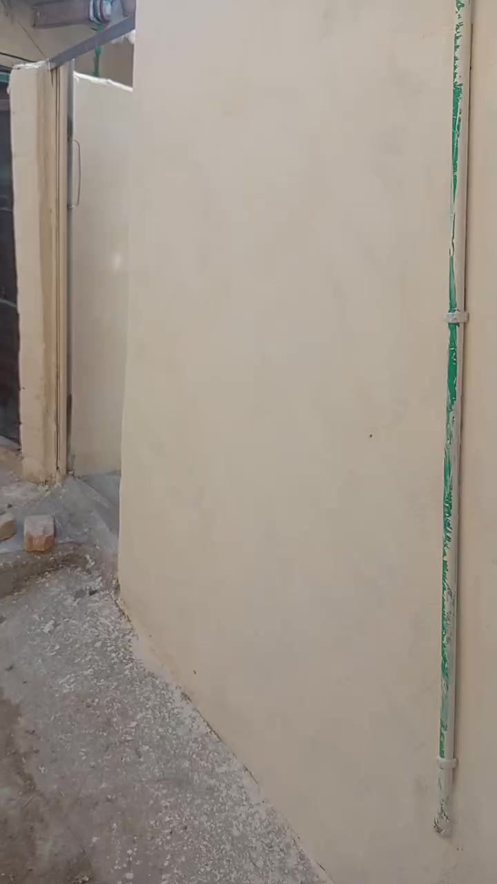دار للبيع منطقه الرشاد قرب ملعب مساحه ٥٠ متره قريب  على تبليط خدمات كامله سعره ١٦ وبي مجال قليل ***********
