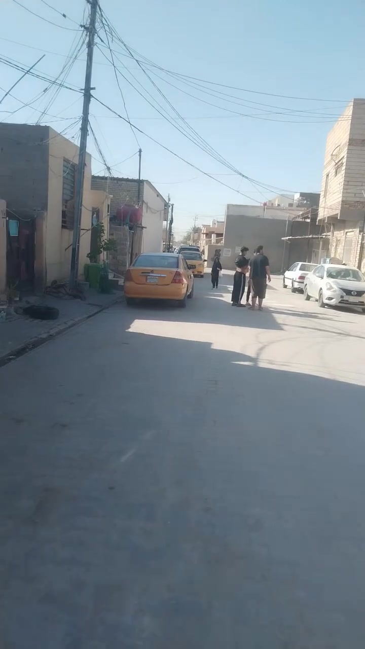 بيت للبيع المساحه 60م غرفه نوم وصاله ومطبخ وصحيات وطارمه السعر ٢٦
مليون مراجعة مكتب الخزعلي للعقار 
***********
