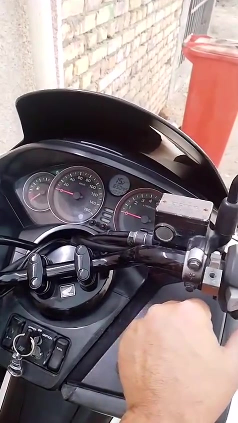 السلام عليكم 
دراجه فورزه 012 si 2017 250cc 
دراجه نضيفه وكامله بدون اي نقص فقط جاملغ امامي كفرات نضافه 70 بل ميه مكينه جديده مفتوحه بس ولفات كهربائيات كله شغاله لايتات زنون تايرات جدد دبلات جدد الدراجه نضيفه بمعنى الكلمه بدون اي نقص شغاله نكره سلف 
حماوه طبيعيه 
للبيع او مراوس حسب القناعه 
السعر 1000$ عشر ورقات 
مكاني بغداد الحسينيه 
للستفسار 
***********
***********
