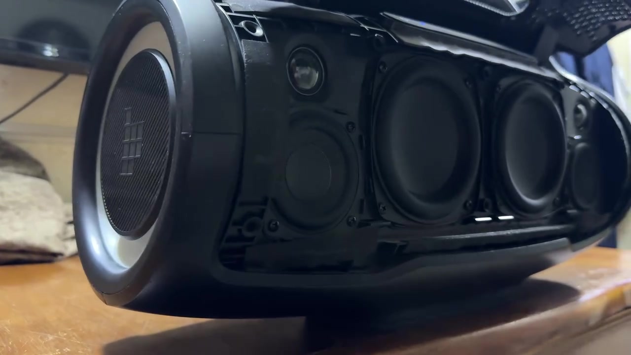 السلام عليكم 

سبيكر Tronsmart Bang Max 
130W 
صوت وبيز معروفات ما يحتاج واحد يشرح
تجي ايضا ضد المي 
نضافه 100‎%‎ استعمال اقل الشهرين 
كامل ملحقات 
الوزن 6 كيلو 
شحن ممتاز جدا تطول هواي 

رجاءا اللي ميعرف بيهن لا يكسر بالسعر 

السعر 185 بيها مجال بسيط كلش 

العنوان بغداد مدينه الصدر قطاع 10 

الرقم ***********
