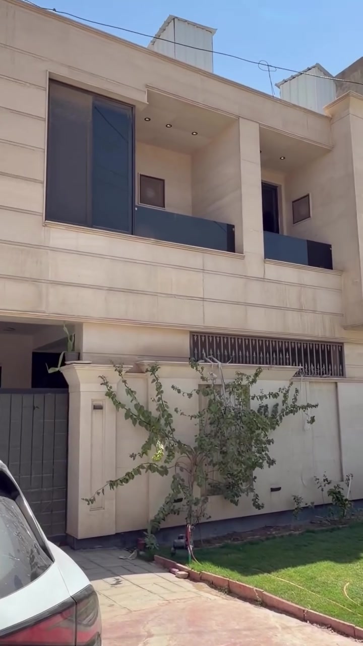 شقة VIP للإيجار - الدورة (الطابق الأول)
 الموقع: الدورة – بالقرب من مول العراق وكلية دجلة الجامعة.
 المواصفات: طابق أول | مواصفات وتصاميم VIP.
 التقسيم: [غرفتين نوم مؤثثه ] + صالة + مطبخ + حمام.
 الشروط: مخصص حصراً للعوائل أو سكن بنات/طالبات.
📲 للاستفسار والحجز: [***********]
